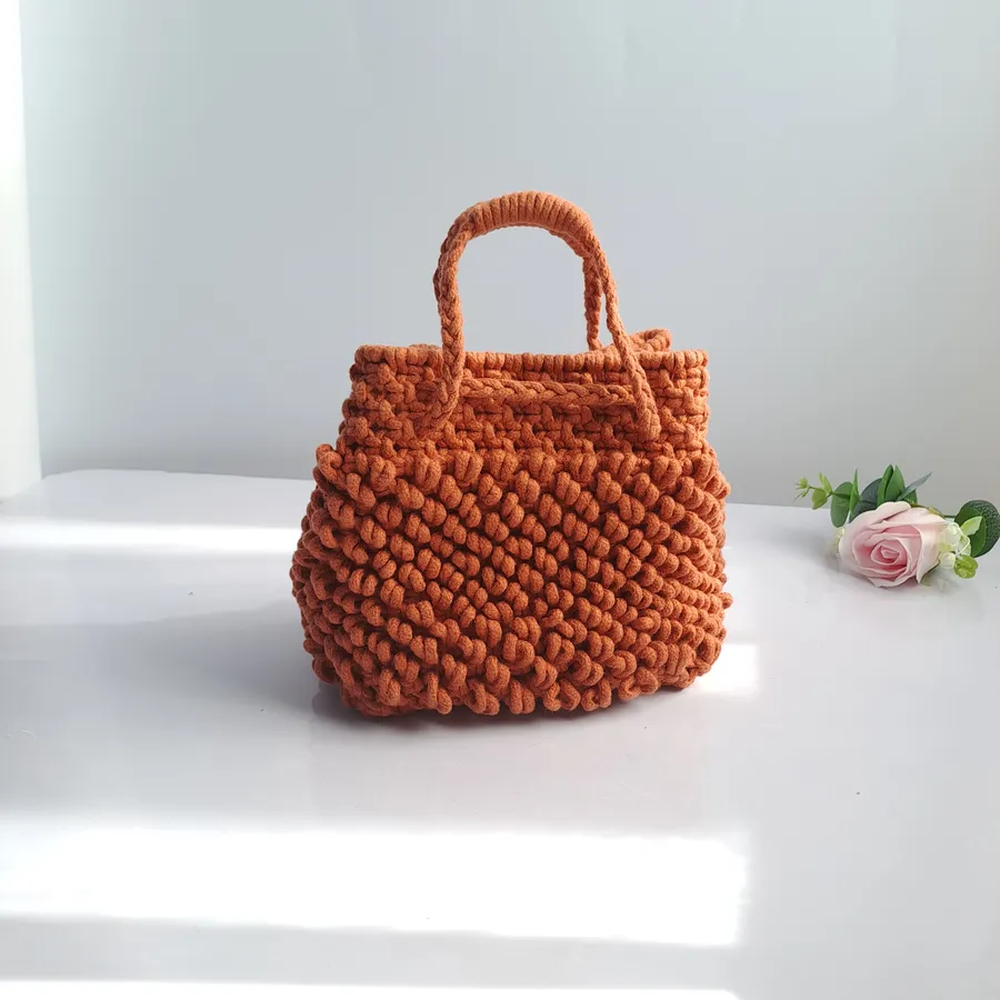 Orange Handbag — Túi xách tay nhỏ macrame màu cam đất