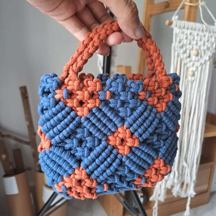 Blue Orange Bag — Túi macrame xanh dương họa tiết cam