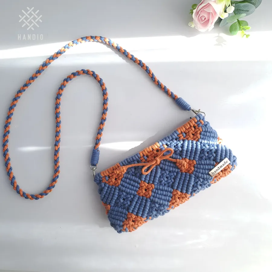 Blue Crossbody — Túi đeo chéo macrame xanh dương và cam