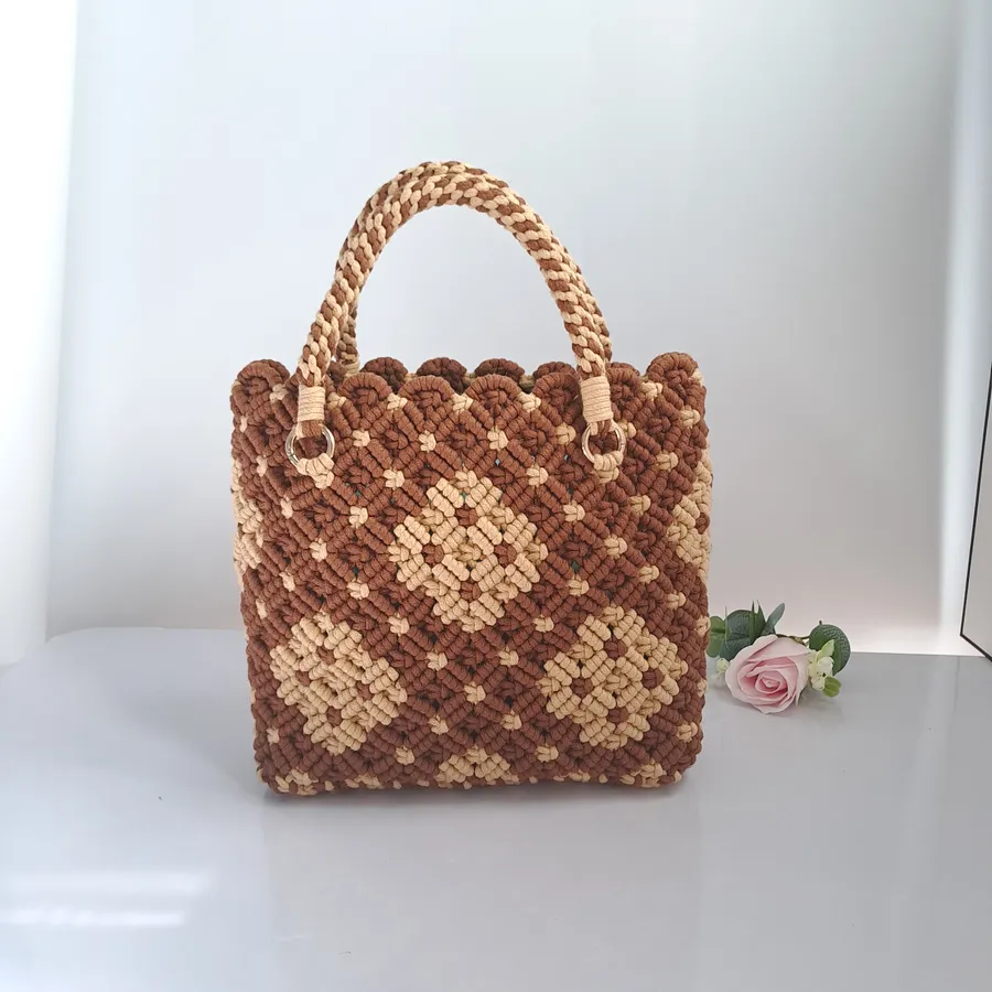 Brown Tote — Túi tote macrame nâu họa tiết hoa